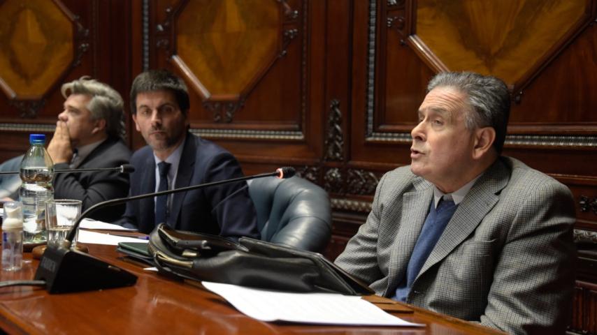 ParlamentoUy000IMGREF130437